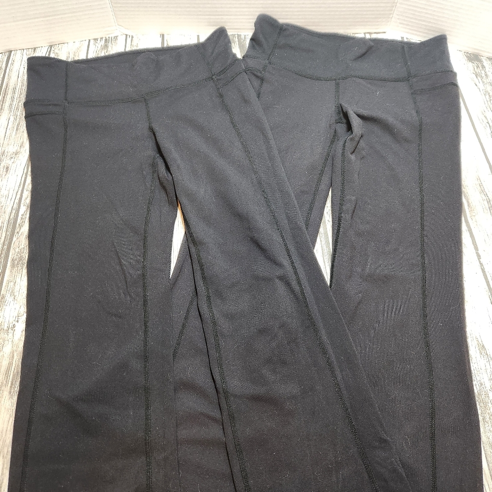 2 )‎ pair Athleta cropped leggings  #983309 - Picture 2 of 8